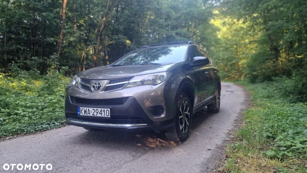 Toyota RAV4 2.5 XLE - 8