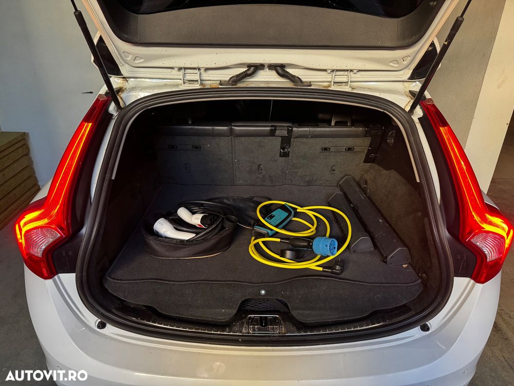 Volvo V60 D6 Plug-In-Hybrid AWD Geartronic Summum - 14