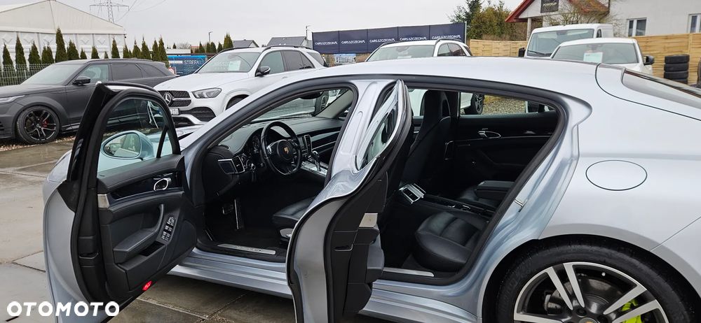 Porsche Panamera - 27
