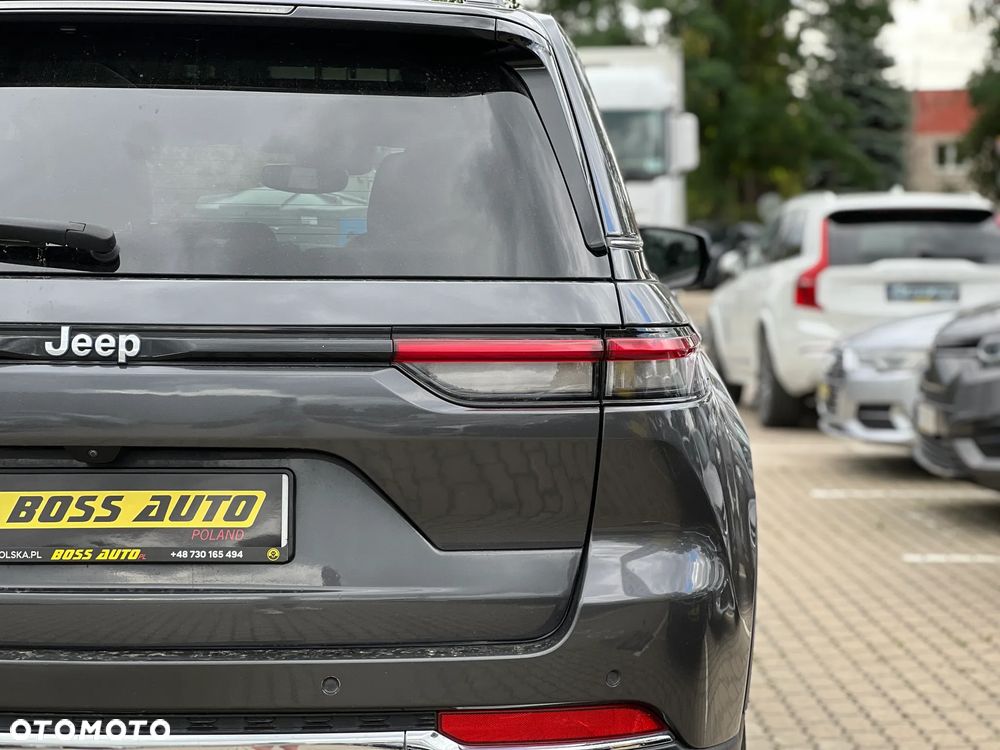 Jeep Grand Cherokee - 15
