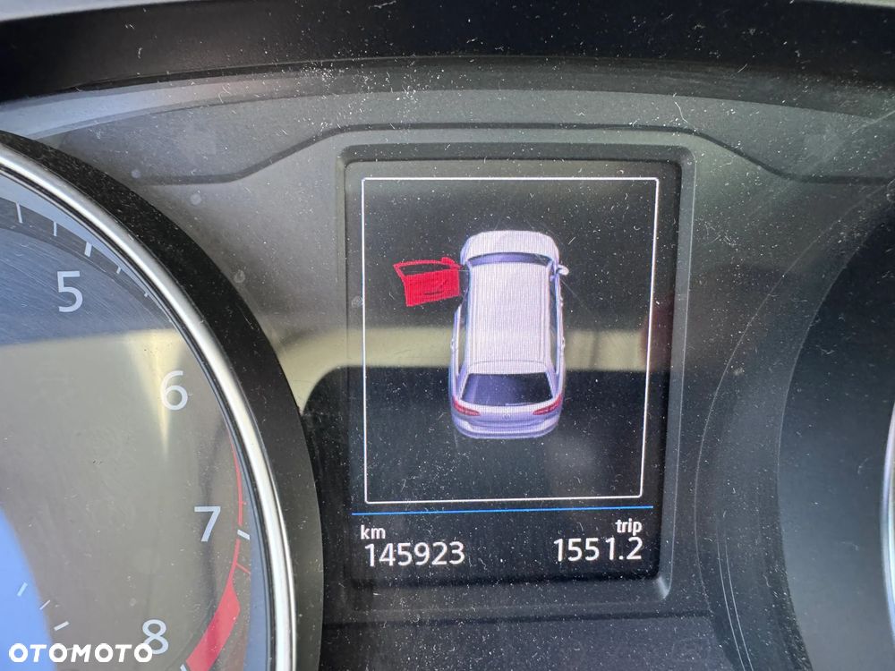 Volkswagen Passat - 12