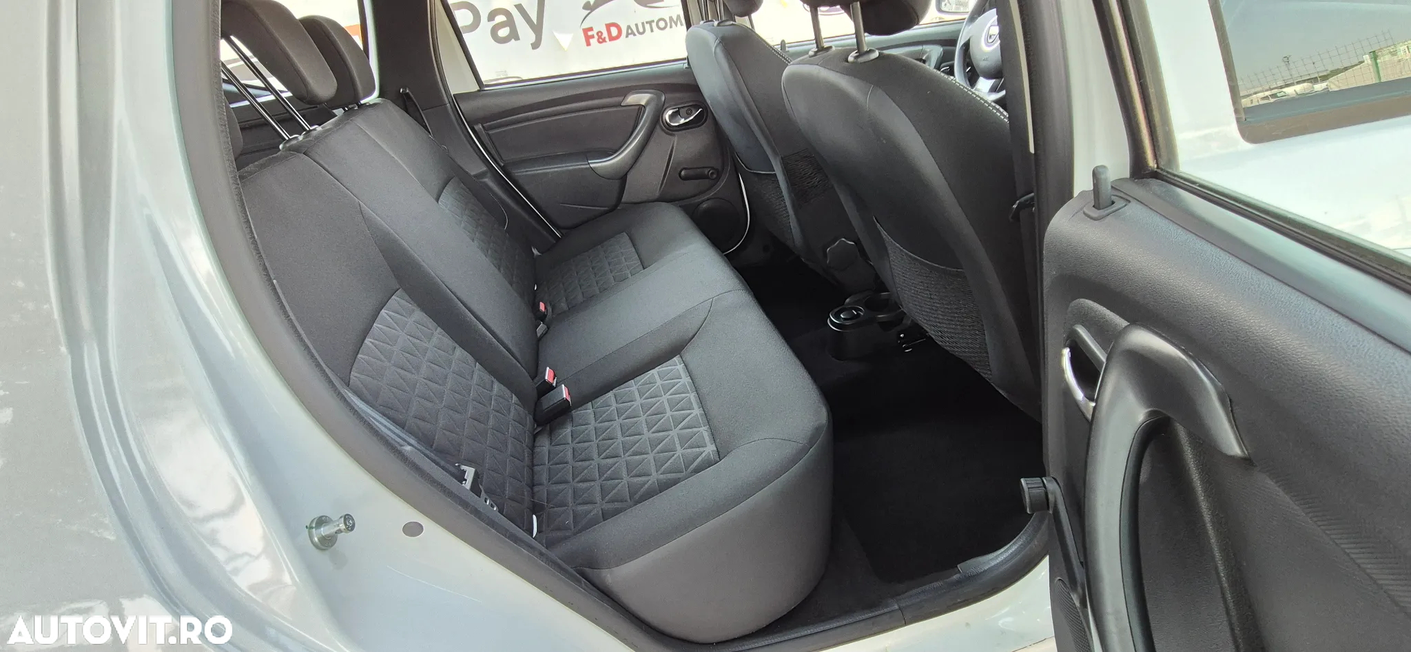 Dacia Duster 1.5 dCi 4x2 Laureate - 9