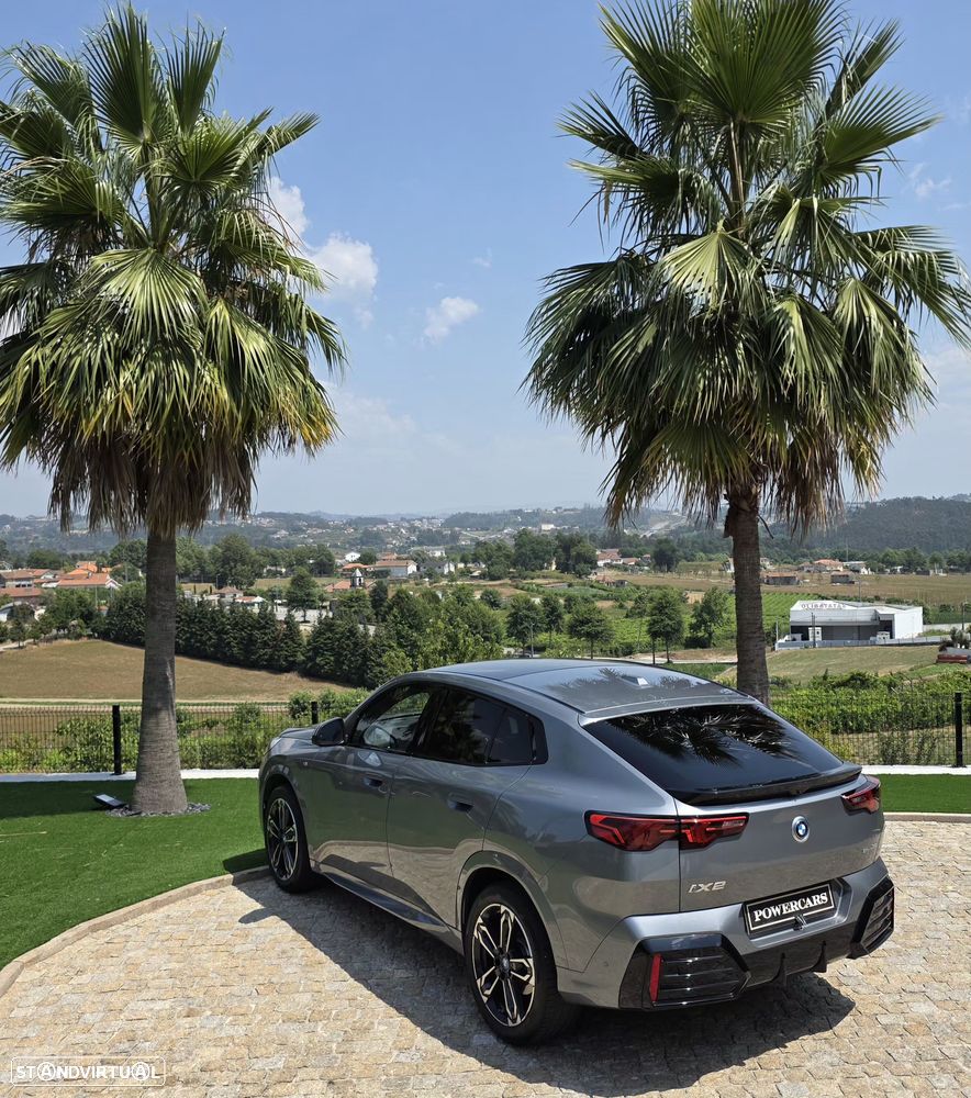 BMW iX2 eDrive20 Pack Desportivo M Pro - 9