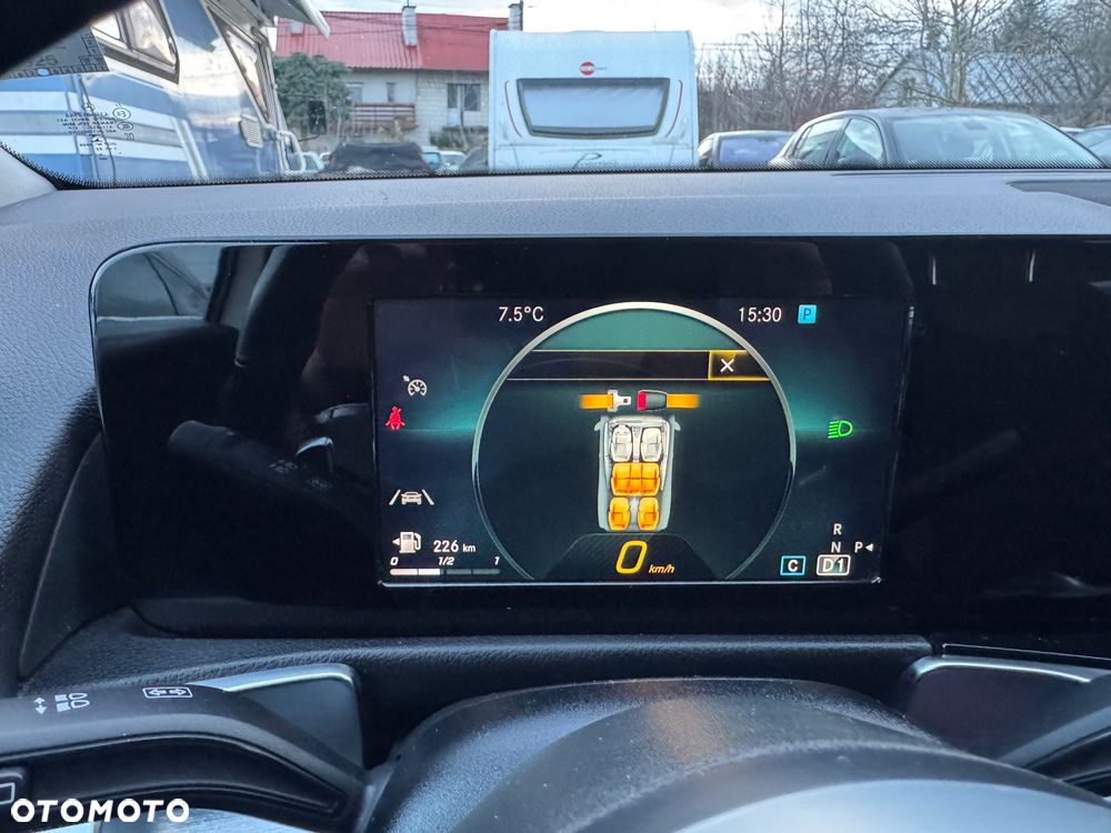 Mercedes-Benz GLB 200 d 8G-DCT AMG Line - 25