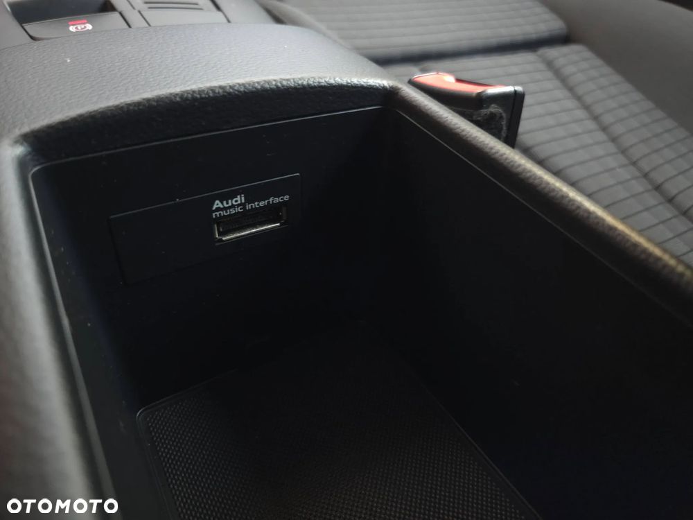 Audi A3 Sportback 2.0 TDI (clean diesel) quattro Ambiente - 26