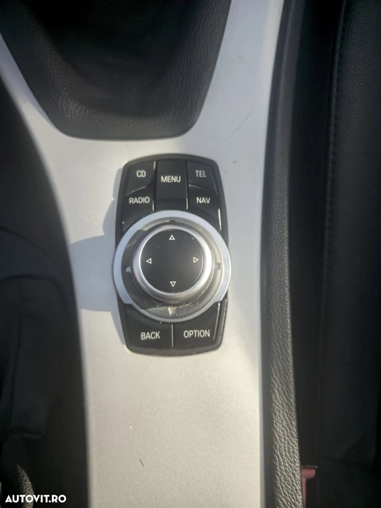 BMW Seria 3 318d Touring - 13