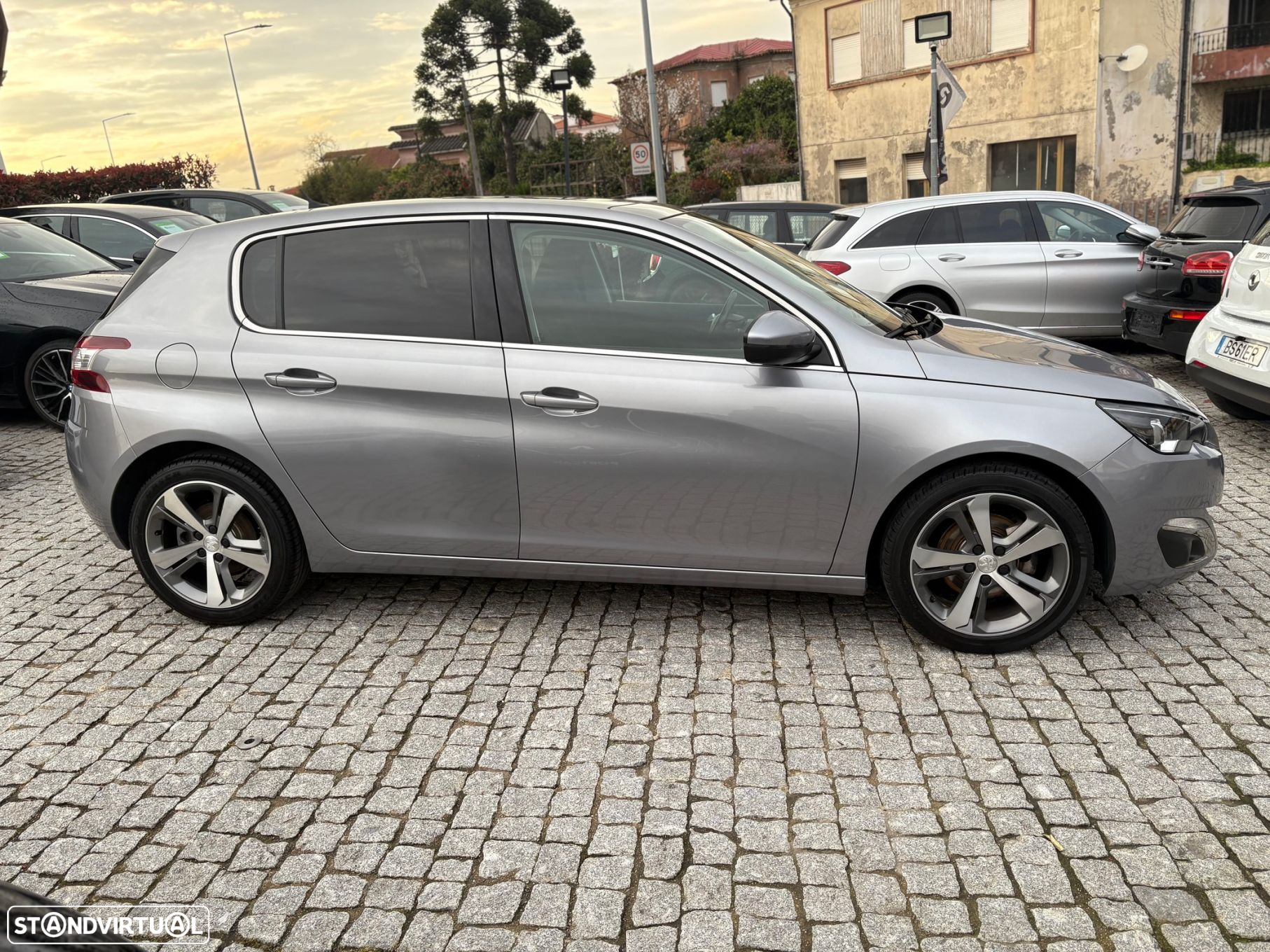 Peugeot 308 1.6 BlueHDi Allure J17 - 8