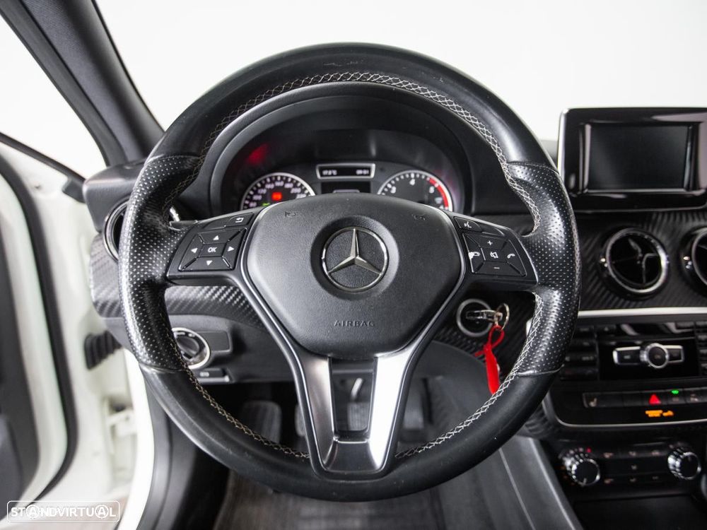 Mercedes-Benz GLA 200 - 13