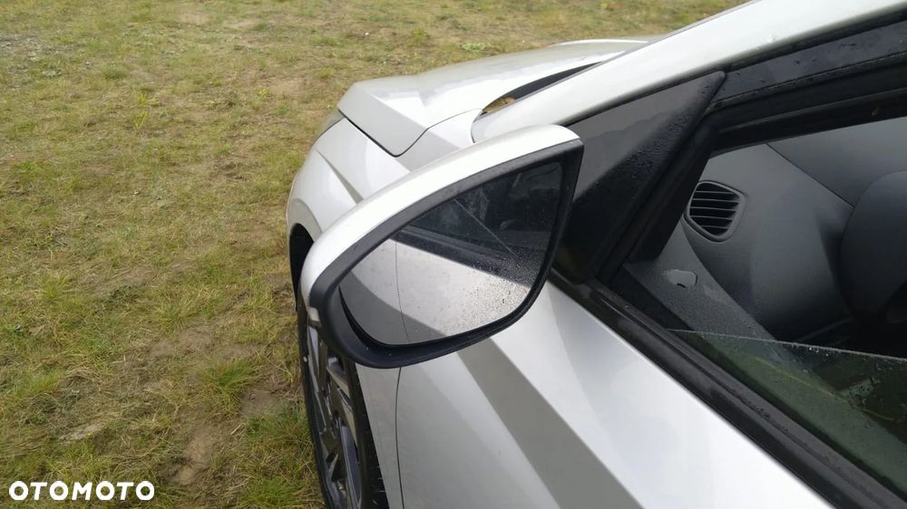 HYUNDAI I20 lusterko lewe 21 r. - 2