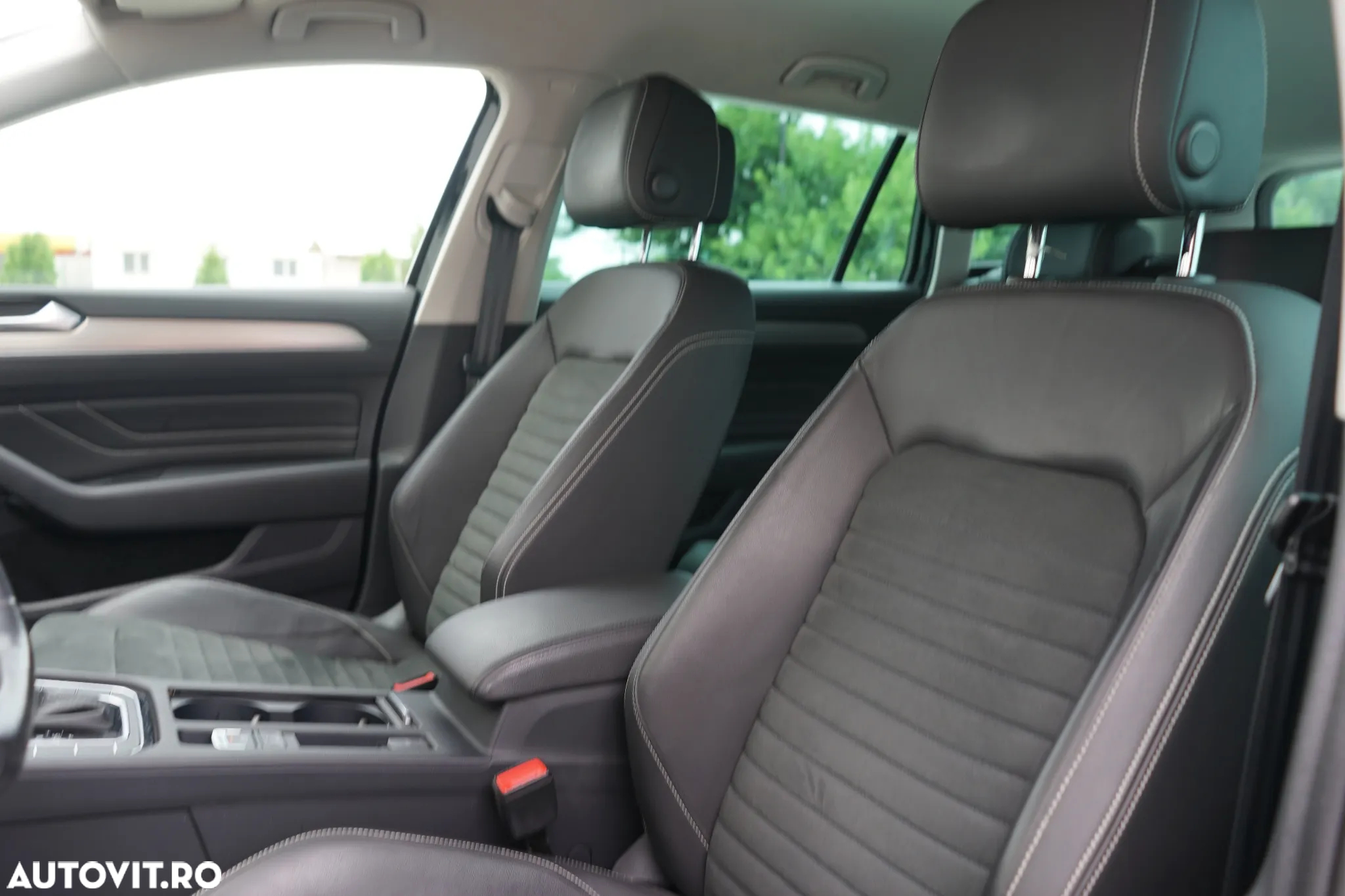 Volkswagen Passat Variant 2.0 TDI 4Mot DSG Highline - 13