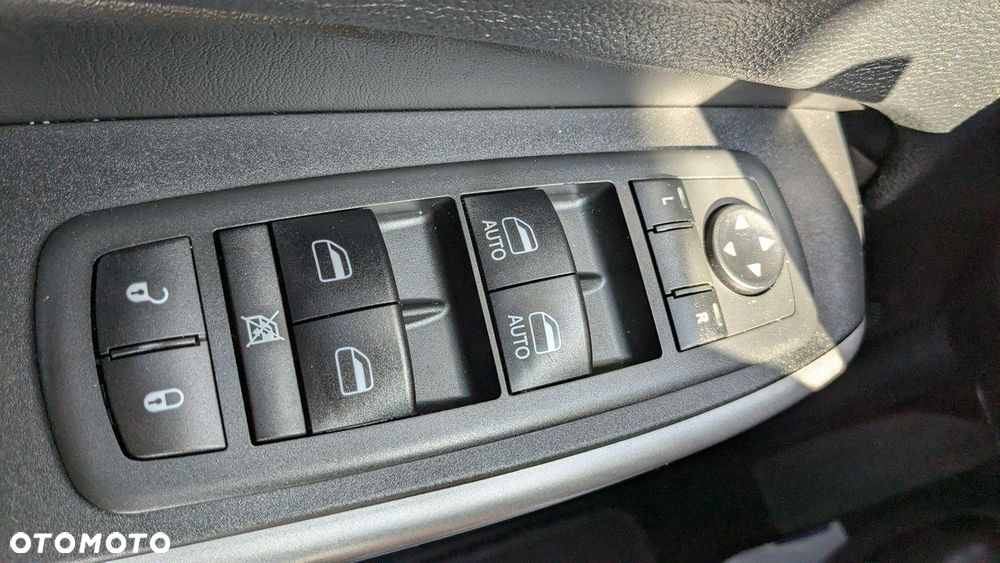 Jeep Cherokee - 37