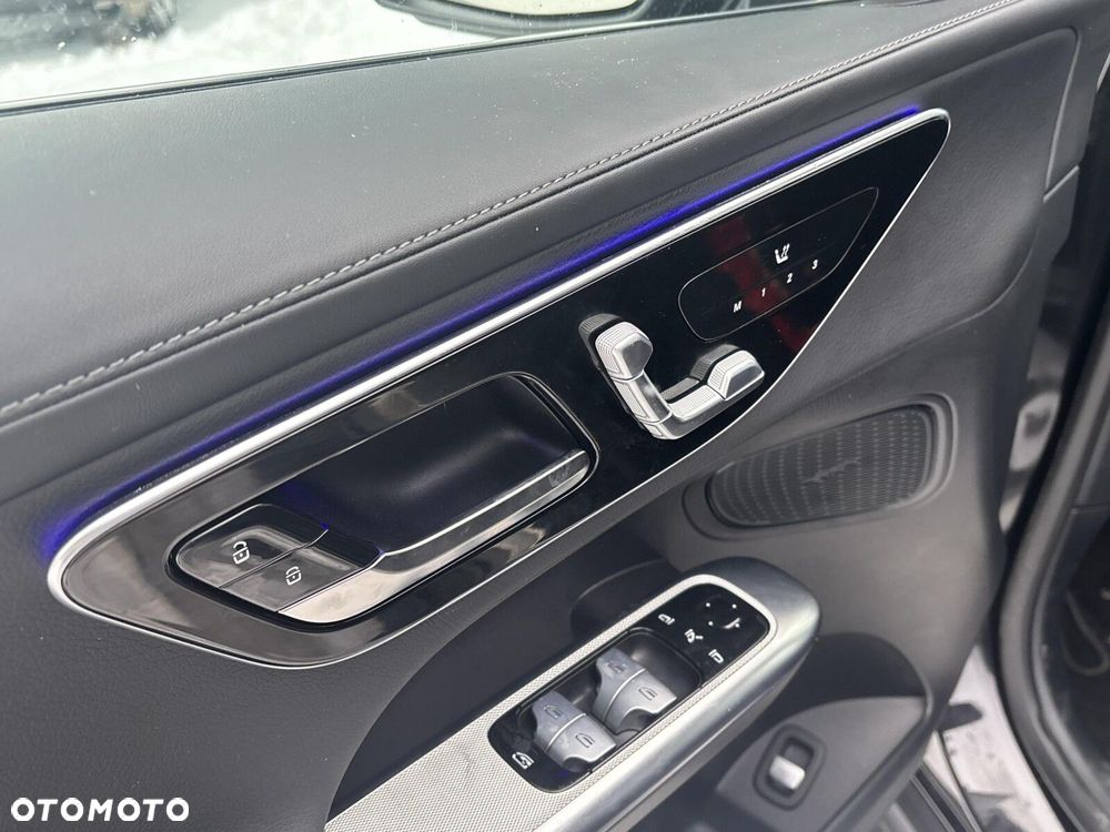 Mercedes-Benz GLC - 22