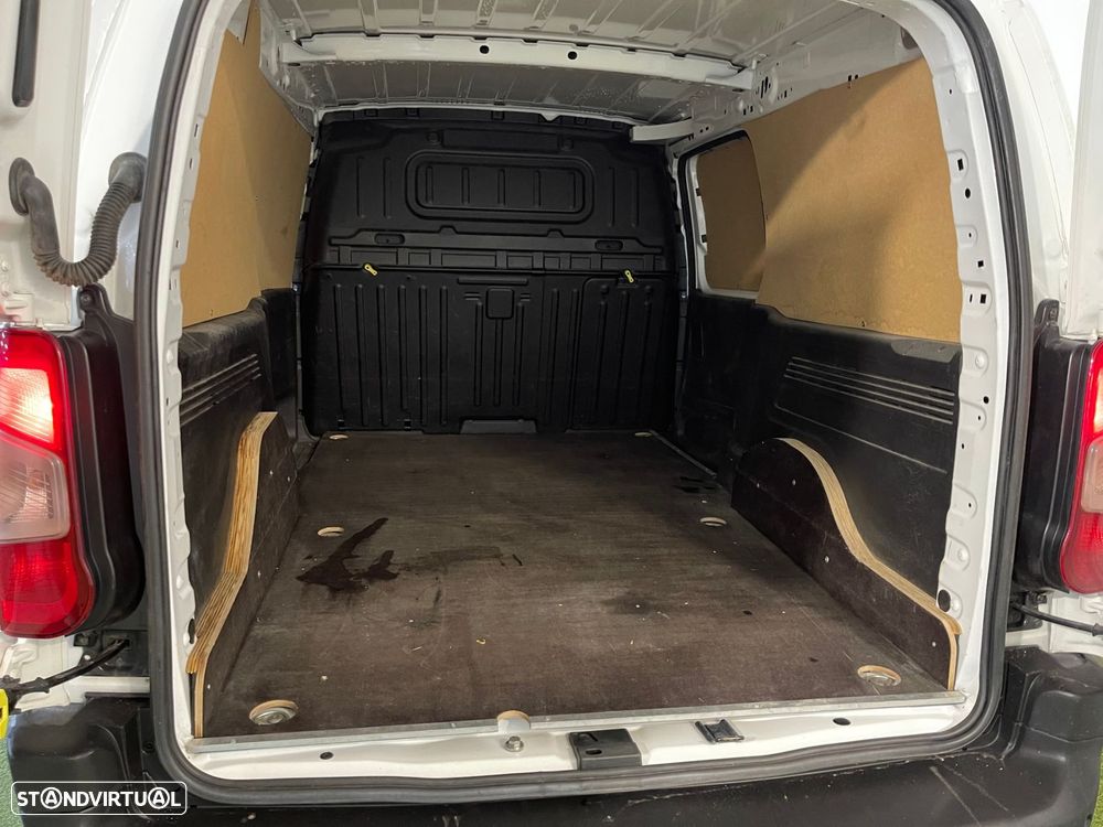 Peugeot Partner 1.5 BlueHDi Asphalt Longa - 19