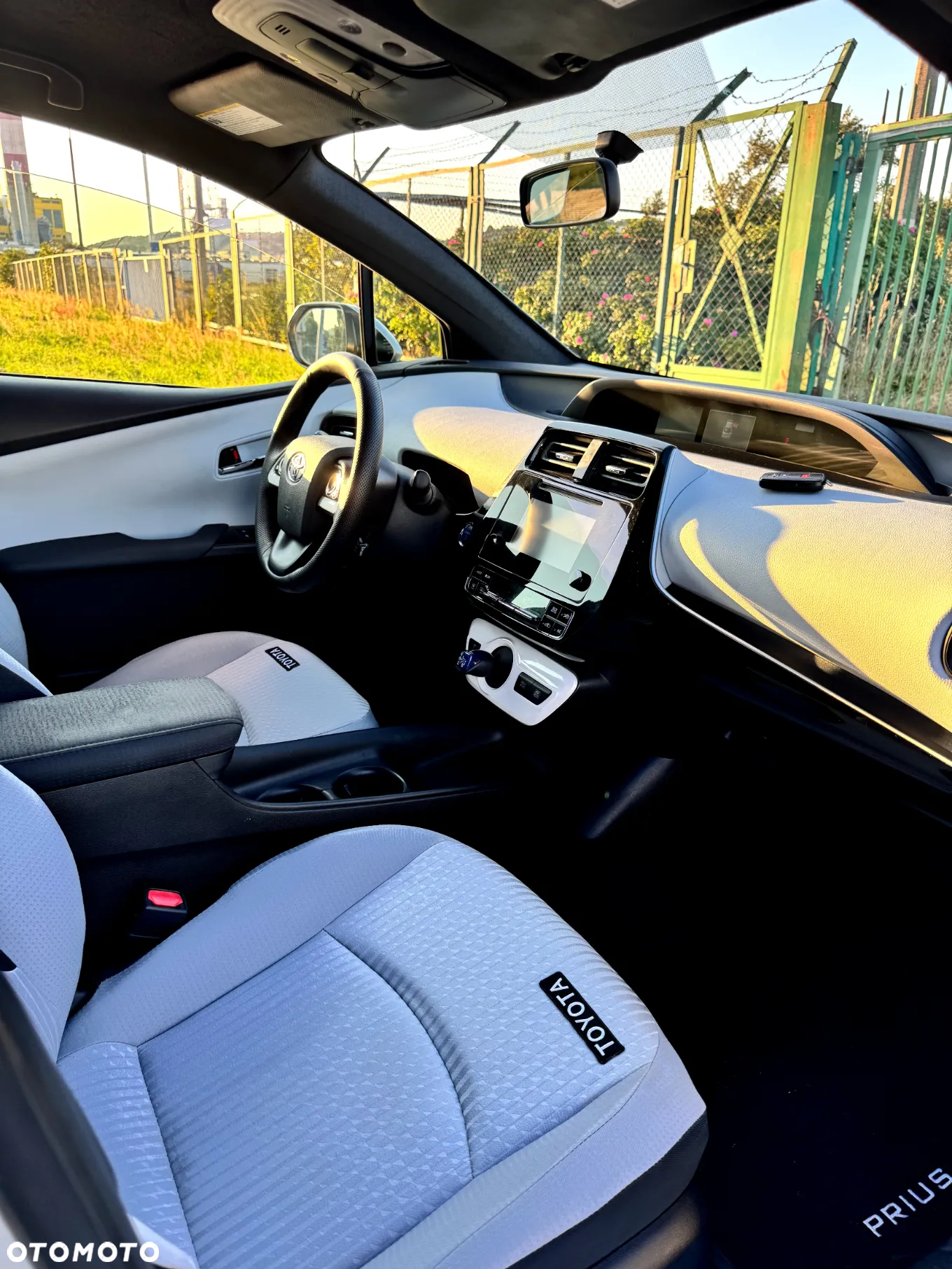 Toyota Prius Plug-in 1.8 Hybrid Executive - 8
