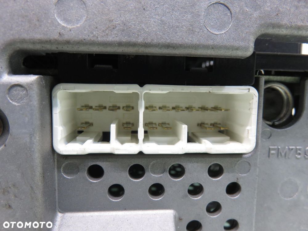 RADIO TOYOTA AVENSIS II T25 8612005080 - 2