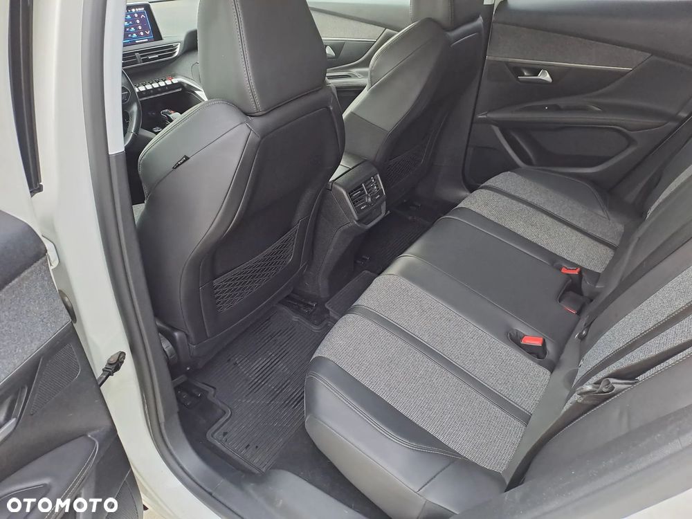 Peugeot 3008 1.2 PureTech Allure S&S EAT6 - 19