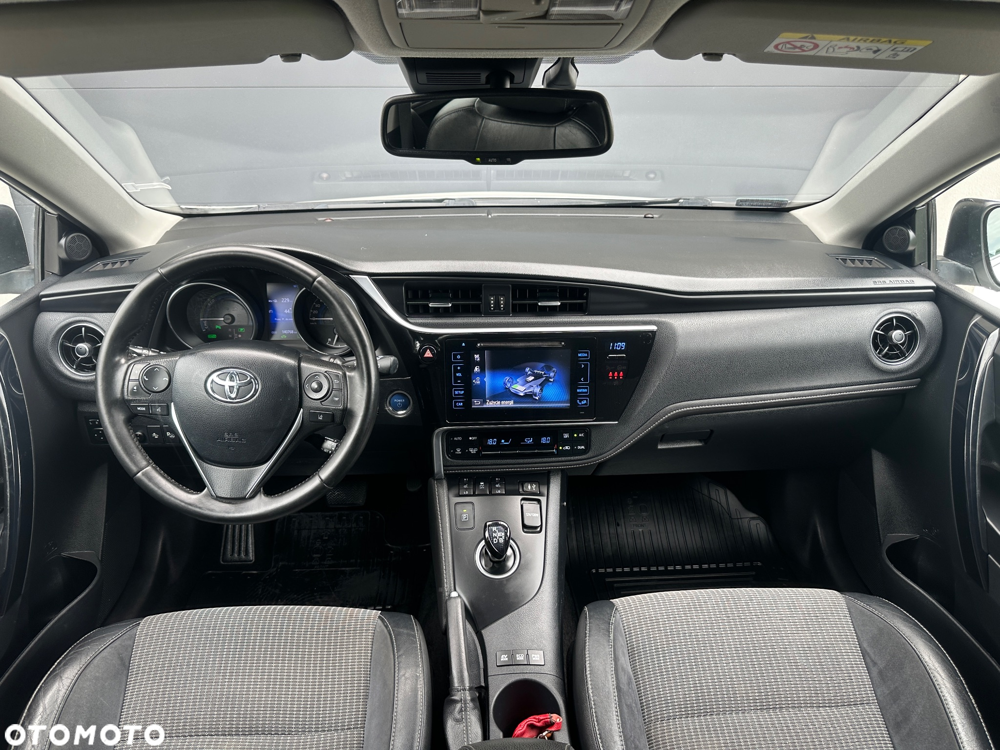 Toyota Auris Hybrid 135 Premium - 24