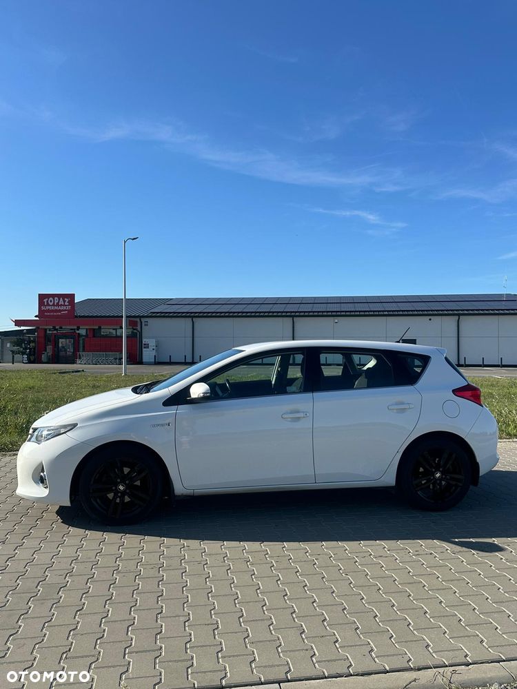 Toyota Auris 1.8 HSD Sol - 4