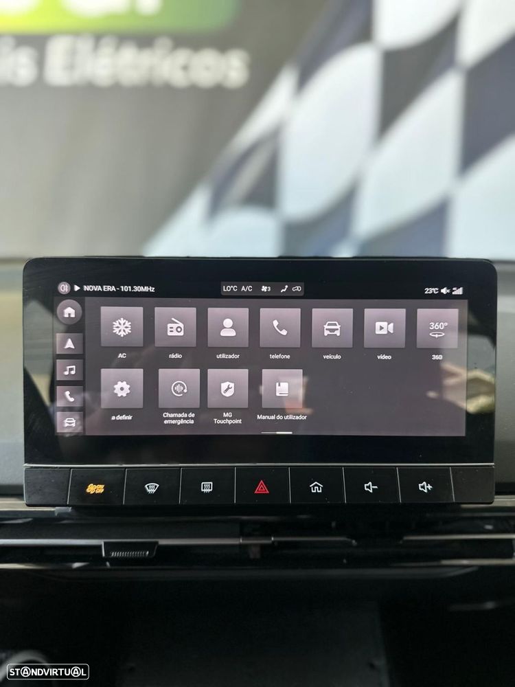 MG MG4 64 kWh Luxury - 17