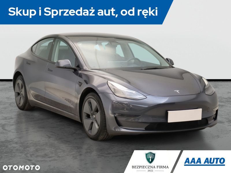 Tesla Model 3 - 3