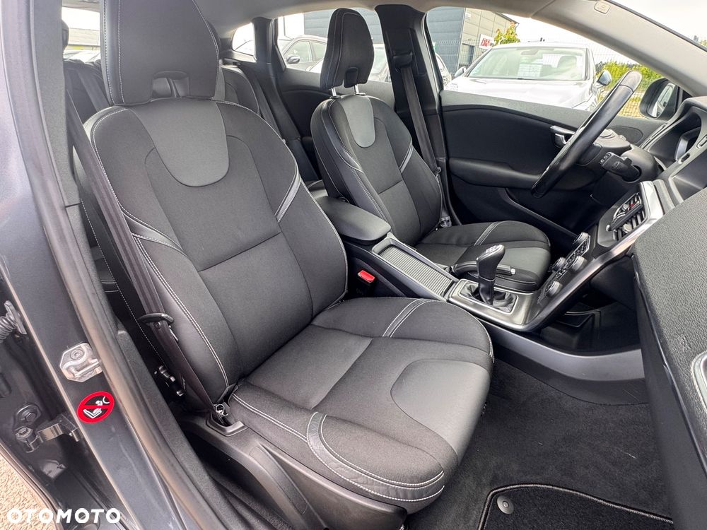 Volvo V40 D2 Kinetic - 32
