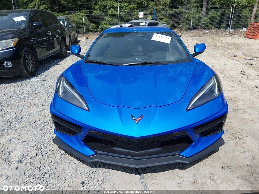 Chevrolet Corvette - 8