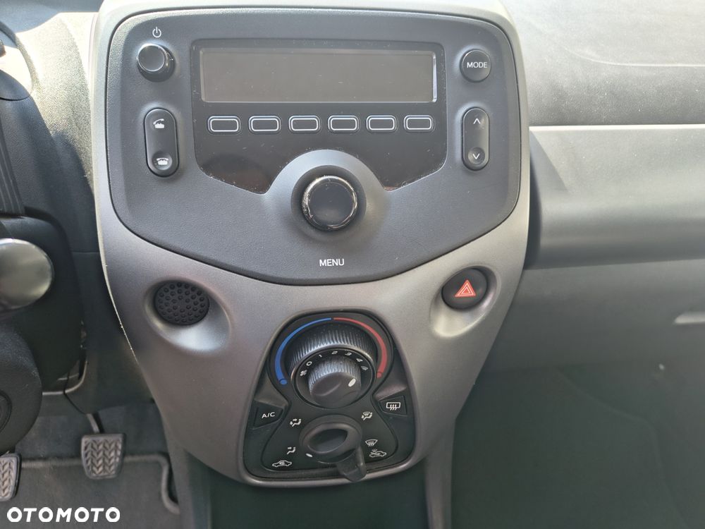 Toyota Aygo x-play - 17