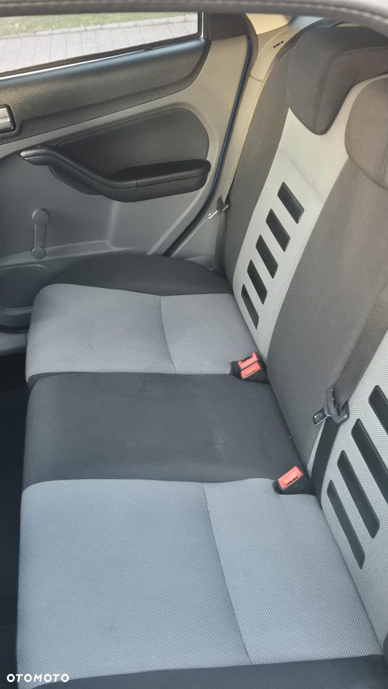 Ford Focus 1.6 Ti-VCT Trend - 10