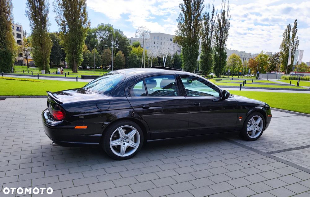 Jaguar S-Type R - 6