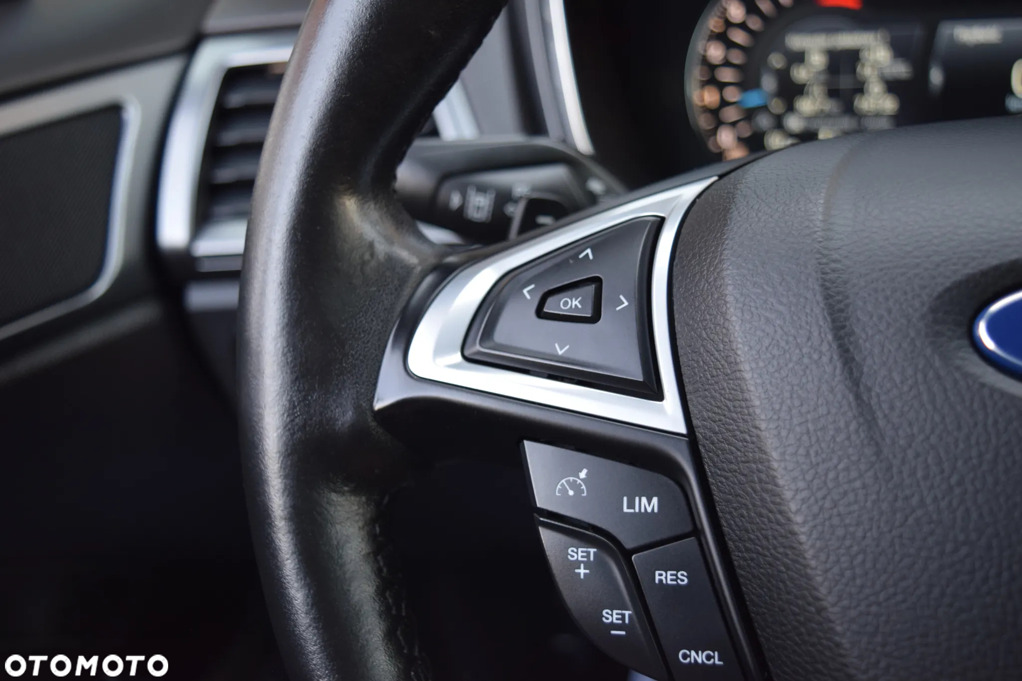 Ford Mondeo 2.0 TDCi ST-Line PowerShift - 24