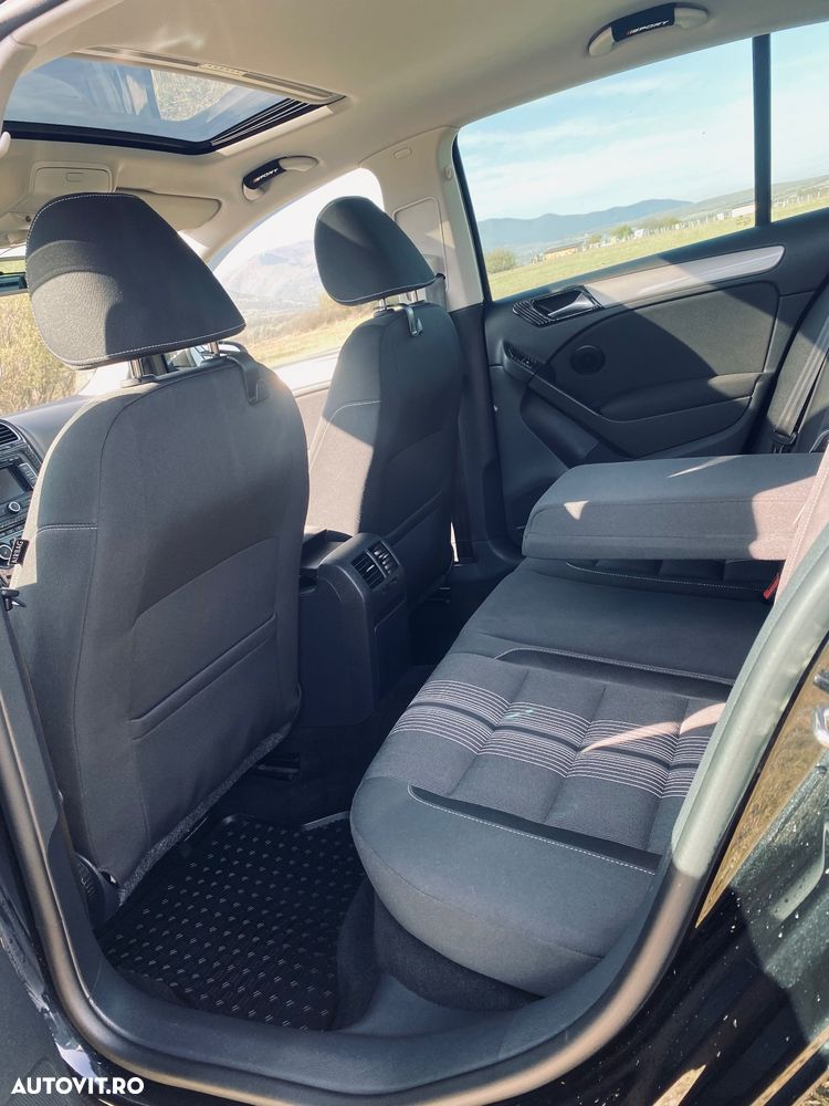 Volkswagen Golf - 11