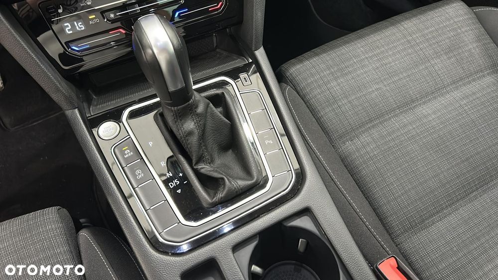 Volkswagen Passat - 19