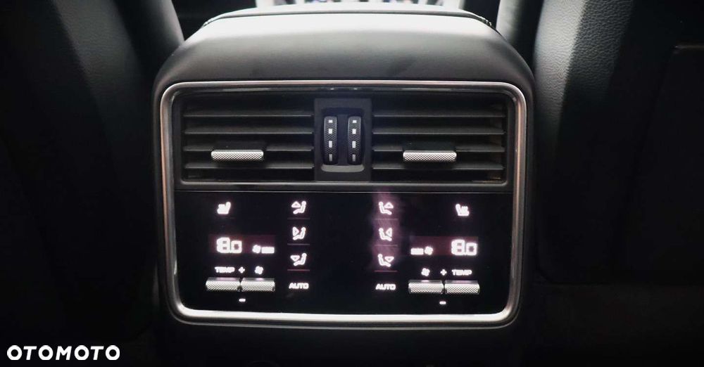 Porsche Cayenne - 29