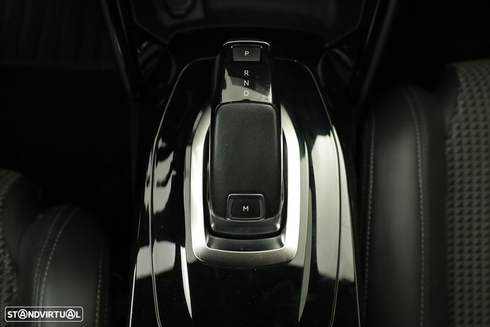 Peugeot 2008 1.2 PureTech GT EAT8 - 13