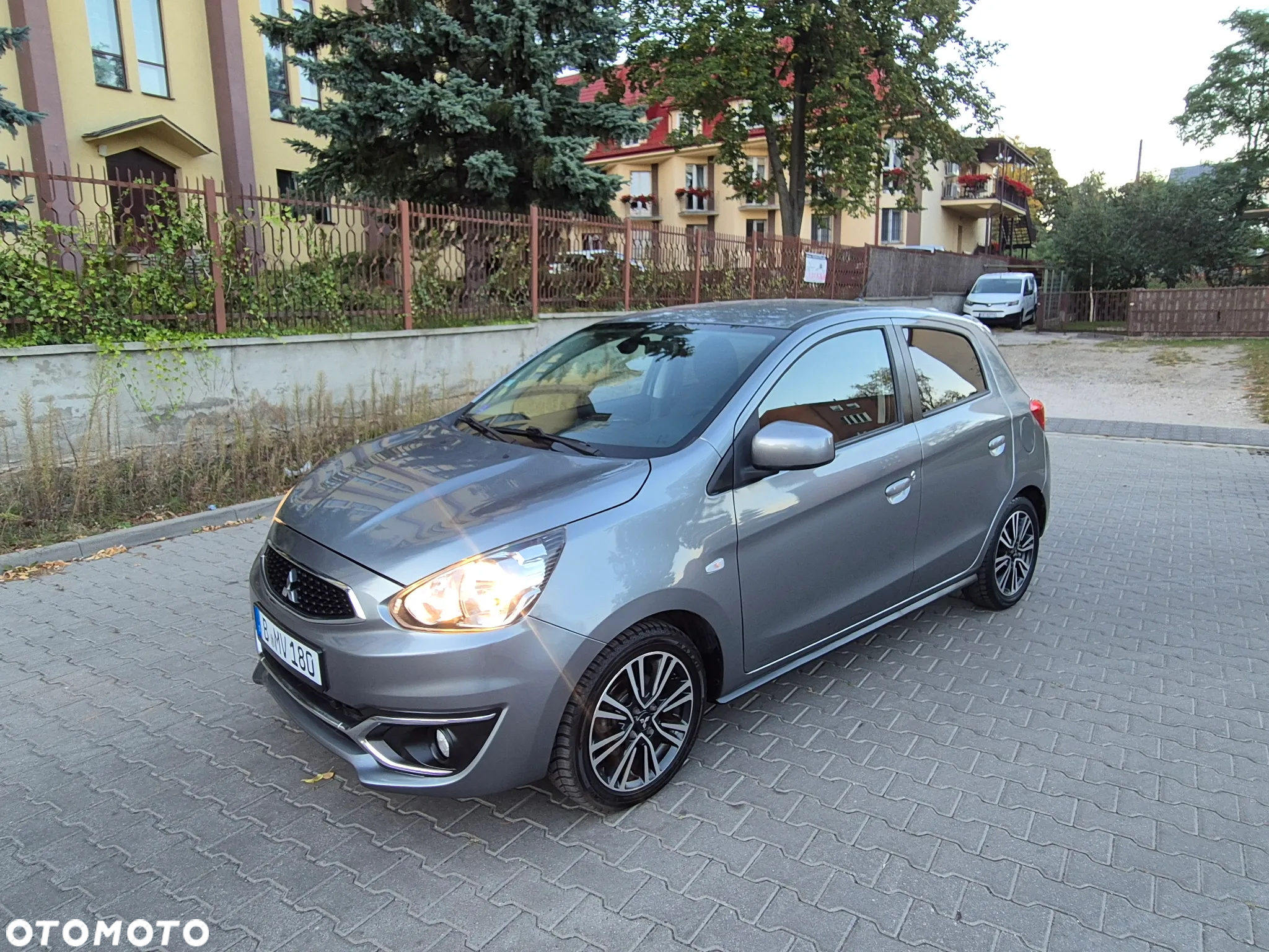 Mitsubishi Space Star 1.2 Clear Tec Color - 4