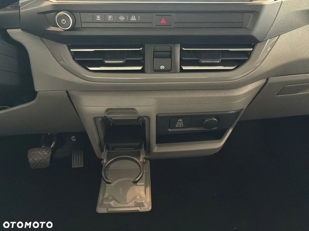 Volkswagen Caravelle - 33