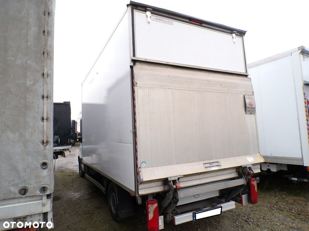 Mercedes-Benz Sprinter - 5