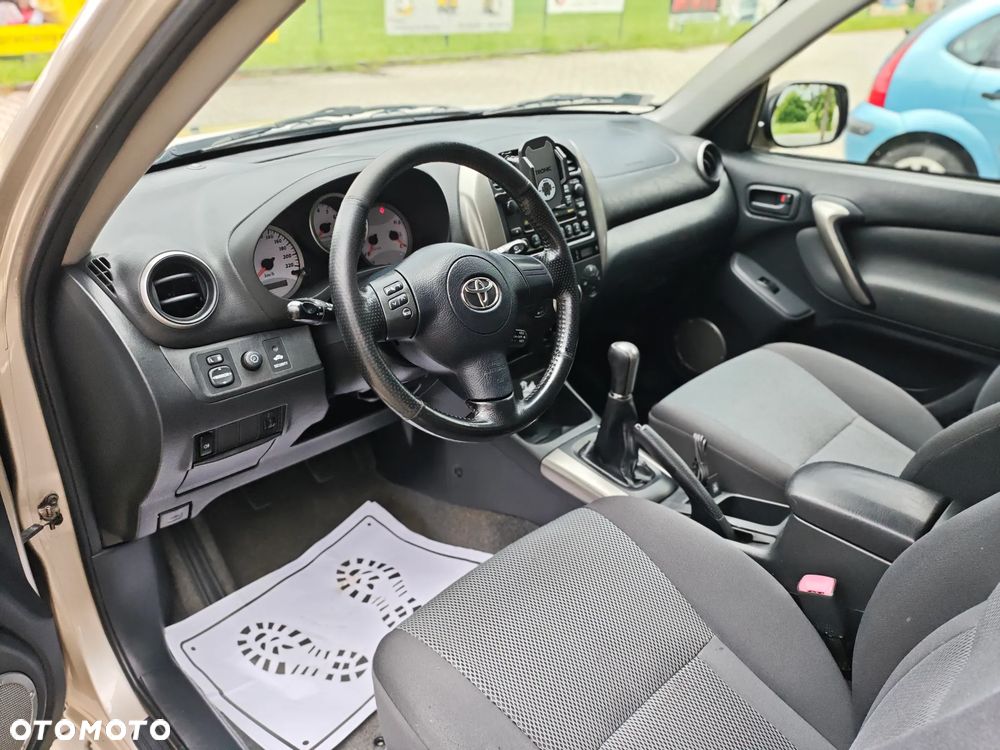 Toyota RAV4 2.0 VVT-i Sol - 13