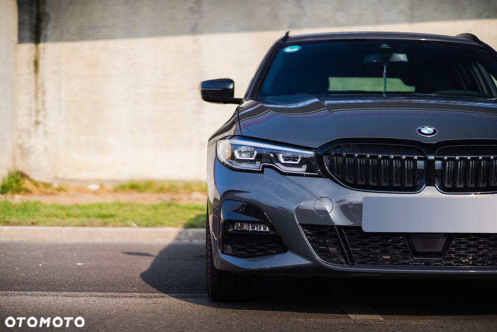 BMW Seria 3 330i Edition M Sport Shadow - 13