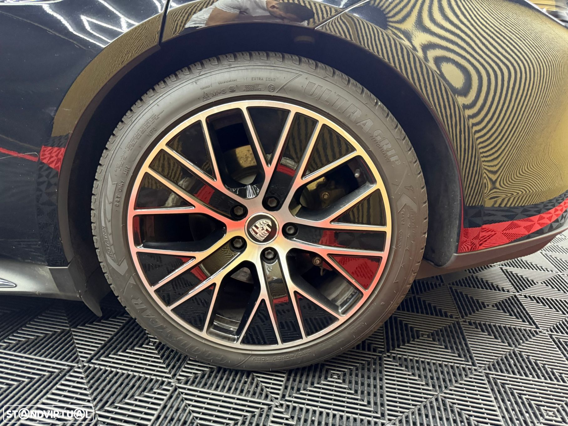 Porsche Taycan 4S bateria Performance Plus - 18