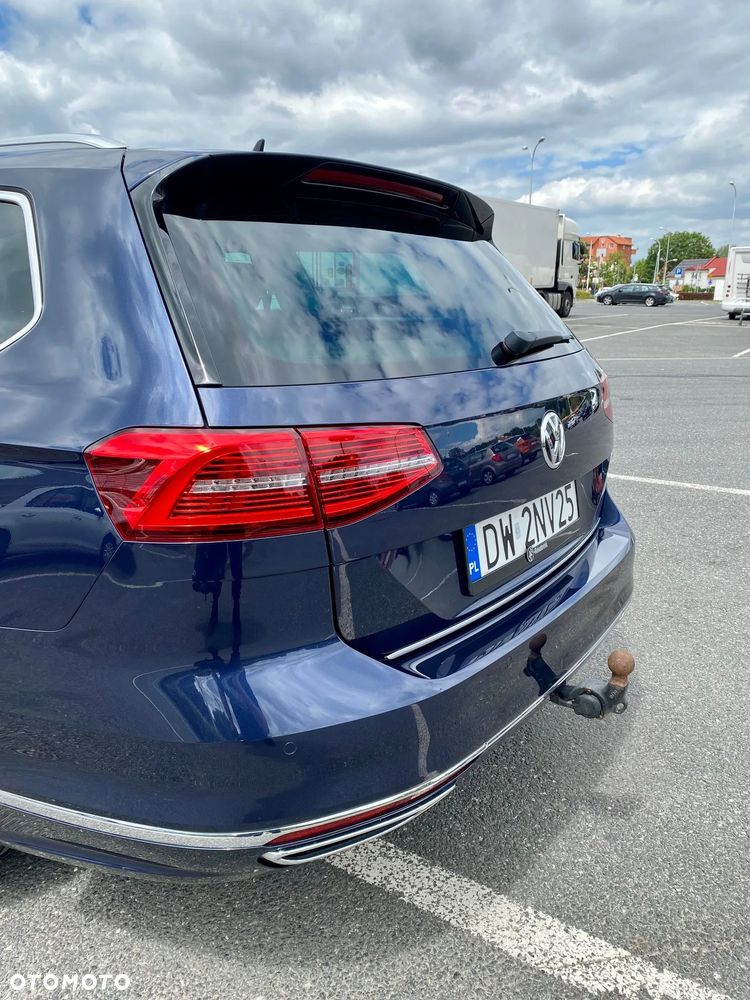 Volkswagen Passat - 12