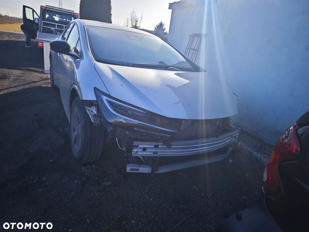 Toyota Prius Hybrid - 5