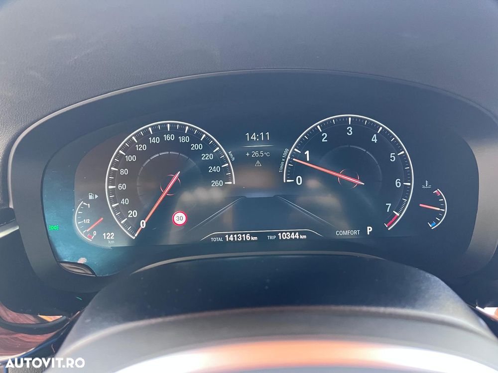 BMW Seria 5 520i AT - 4