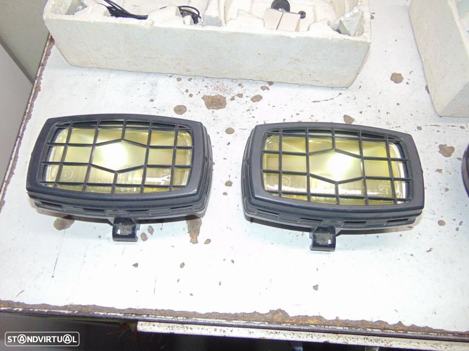 Antigos e clássicos jipes e outros faróis de nevoeiro - 2