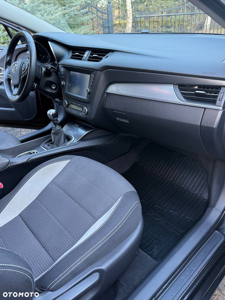 Toyota Avensis 2.0 D-4D Premium - 29
