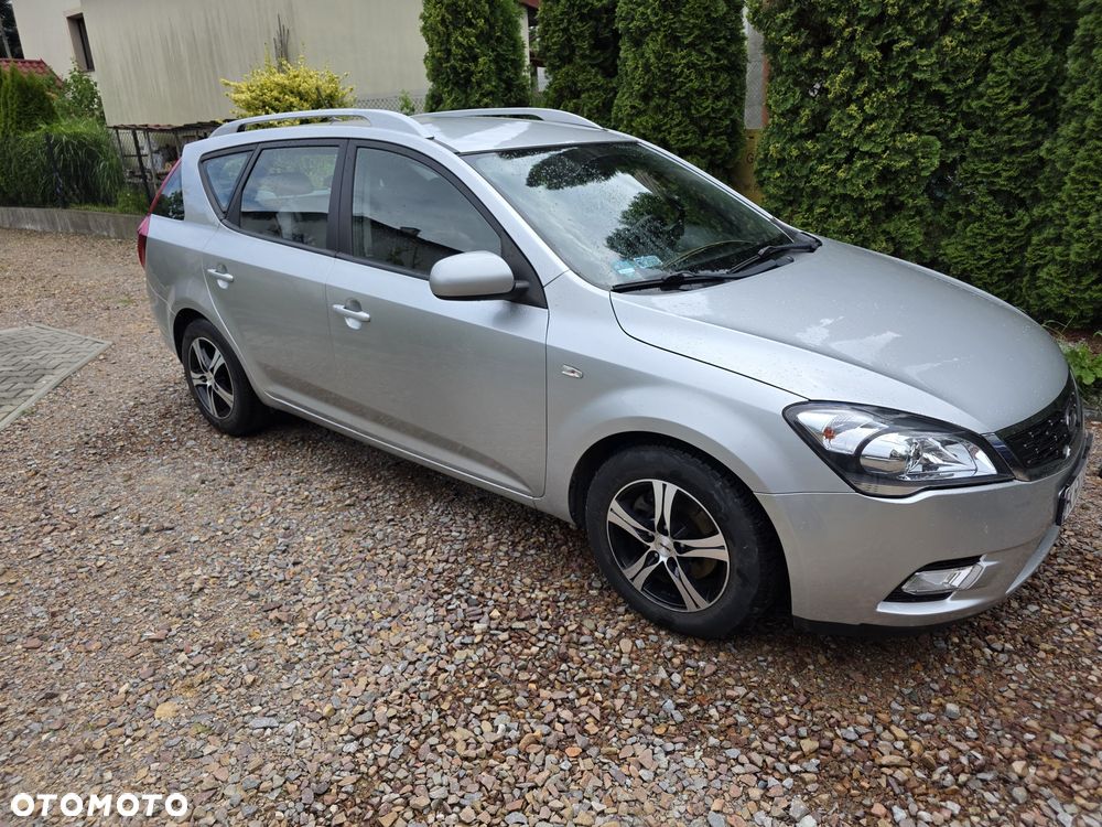Kia Ceed - 1