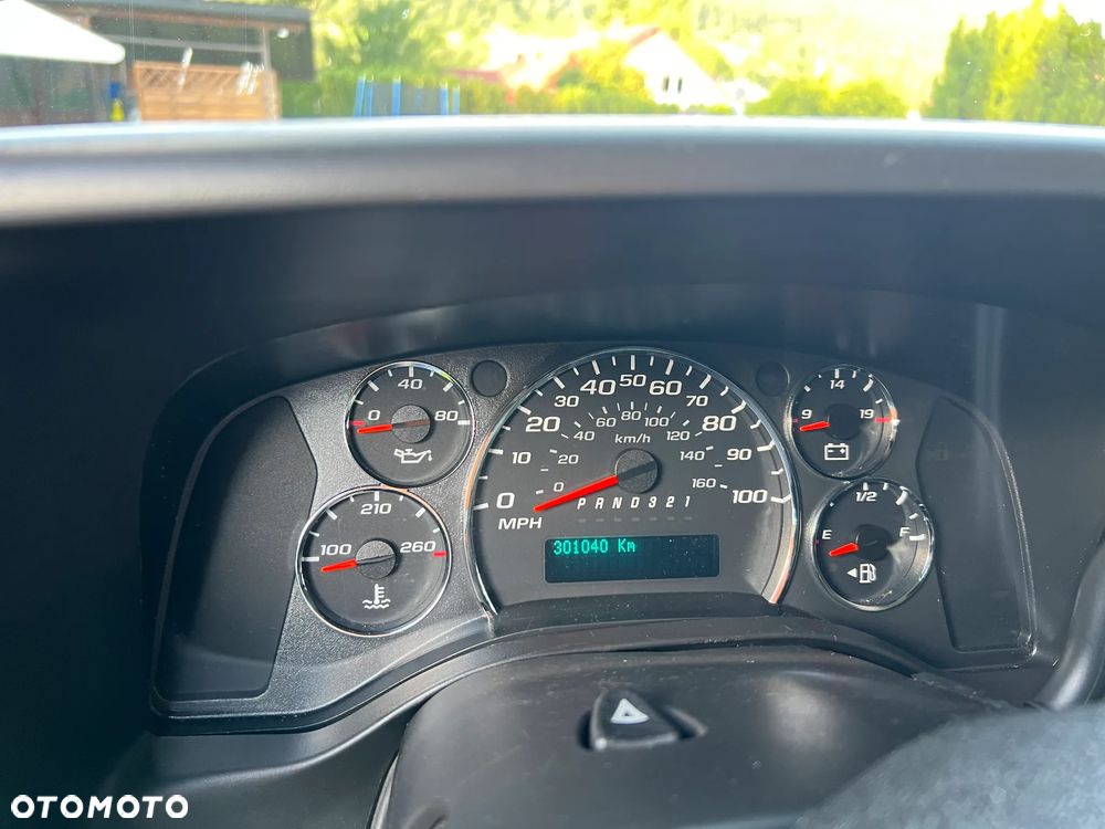 Chevrolet Express - 3