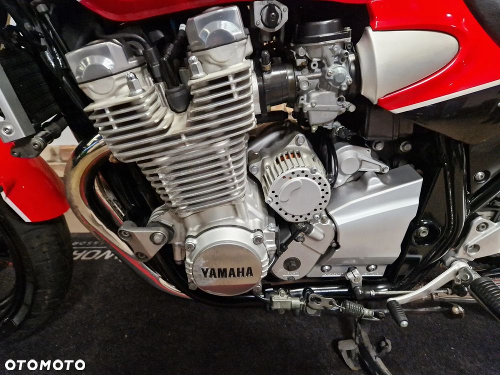 Yamaha XJR - 27