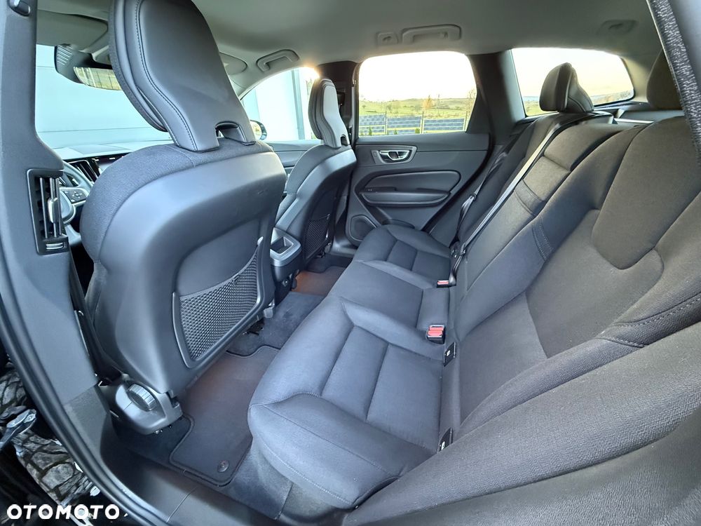 Volvo XC 60 B4 D Geartronic Momentum Pro - 29