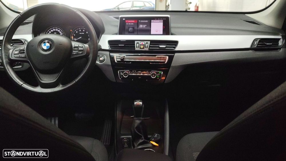 BMW X1 25 e xDrive Corporate Edition - 10